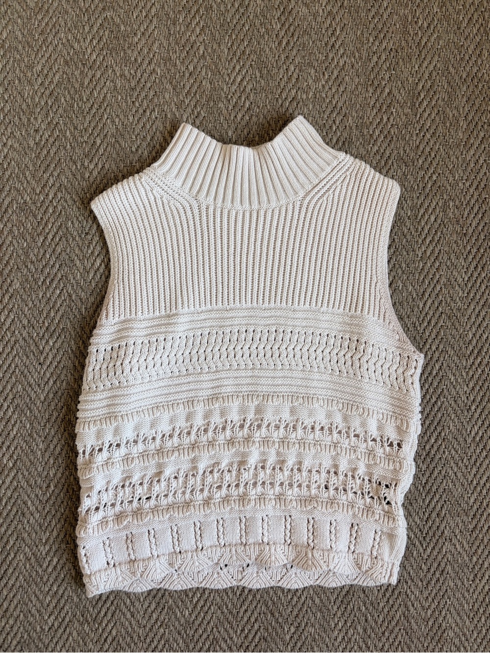 Abercrombie & Fitch Cream Turtleneck Sweater Size Small